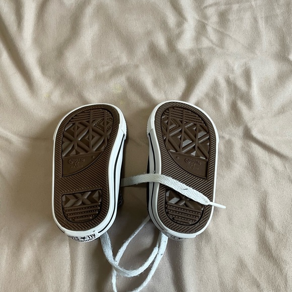 *SOLD* Converse Baby Shoes - Picture 4 of 5